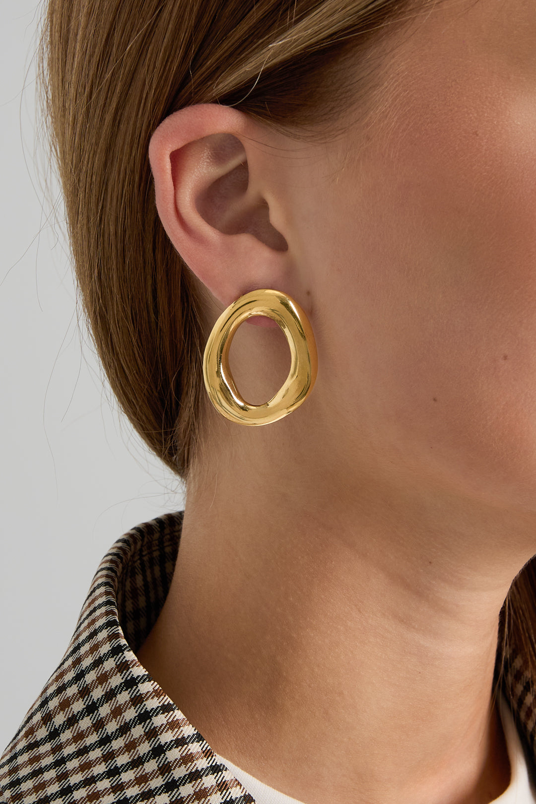 Ovale Stud Earrings — product view 2