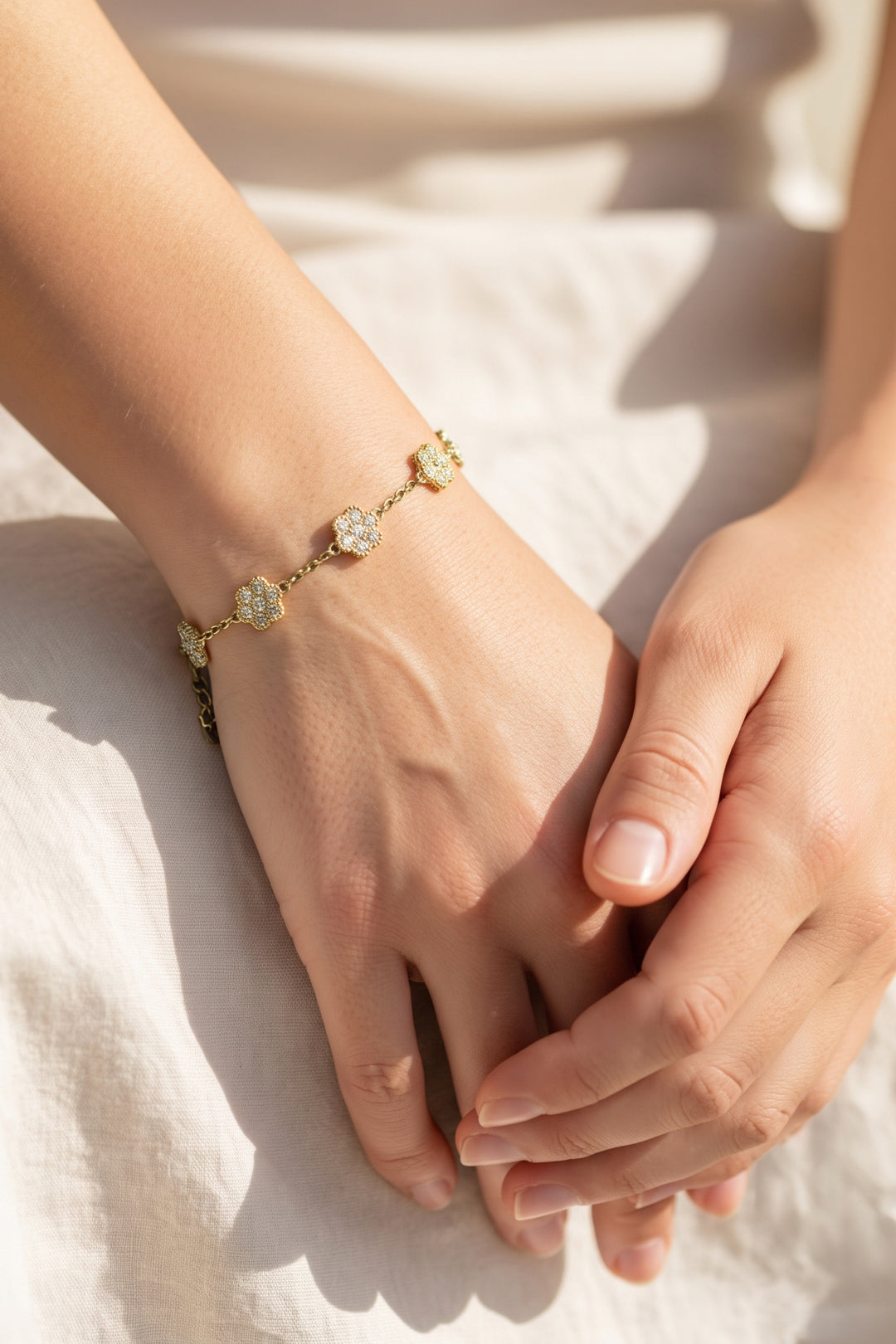 Floral Zircon Bracelet — productfoto 2