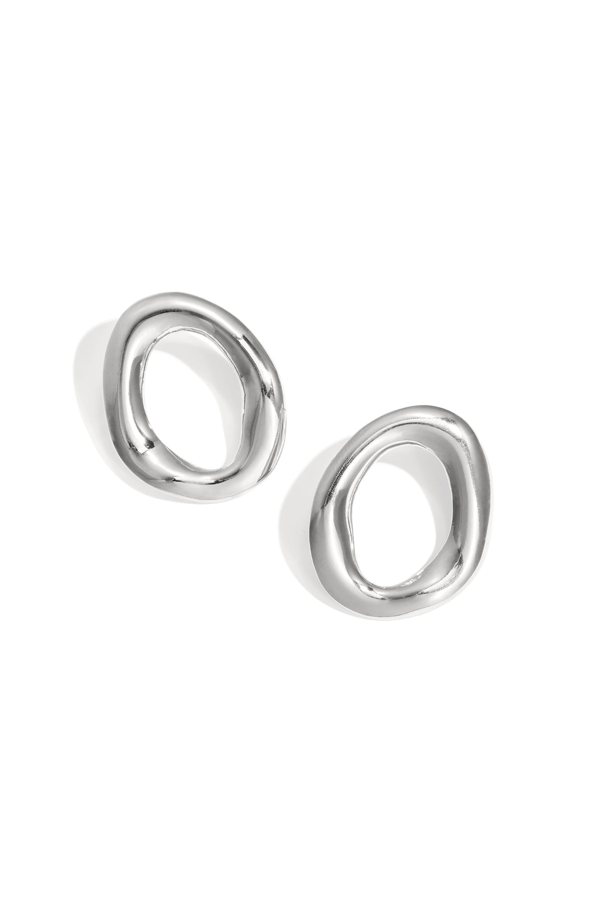 Ovale Stud Earrings — product view 3