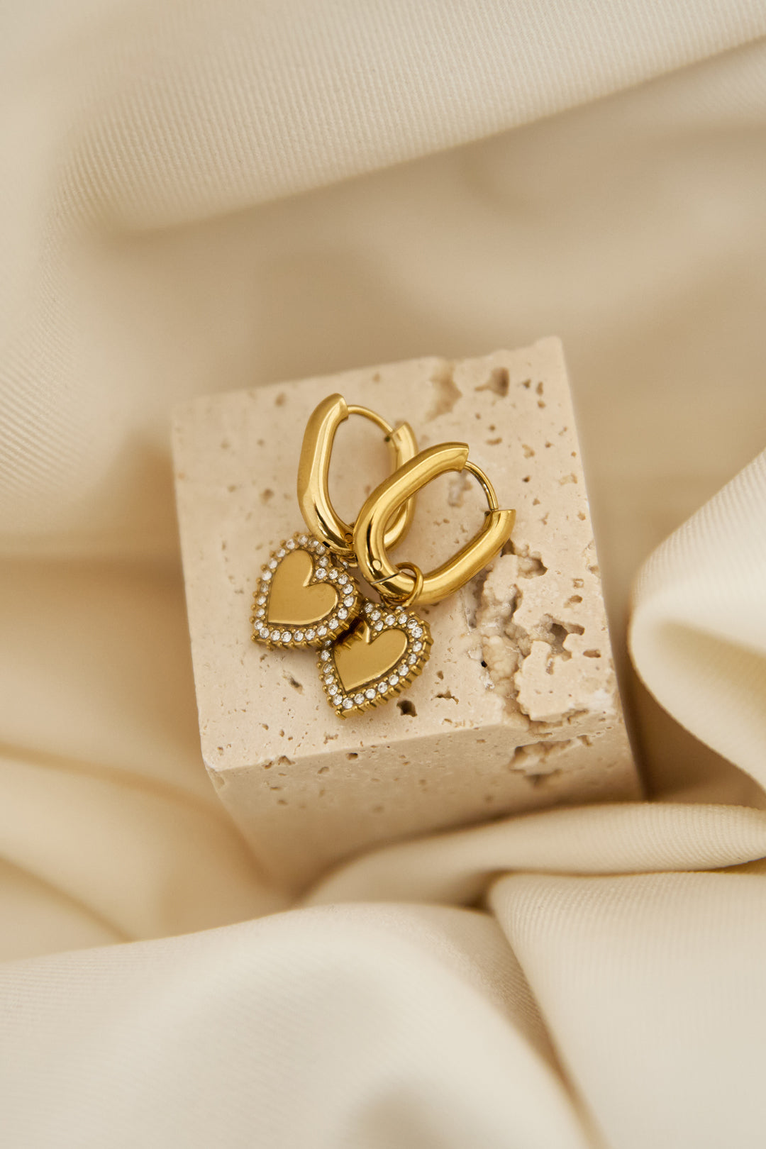 Zircon Heart Drop Earrings — productfoto 2