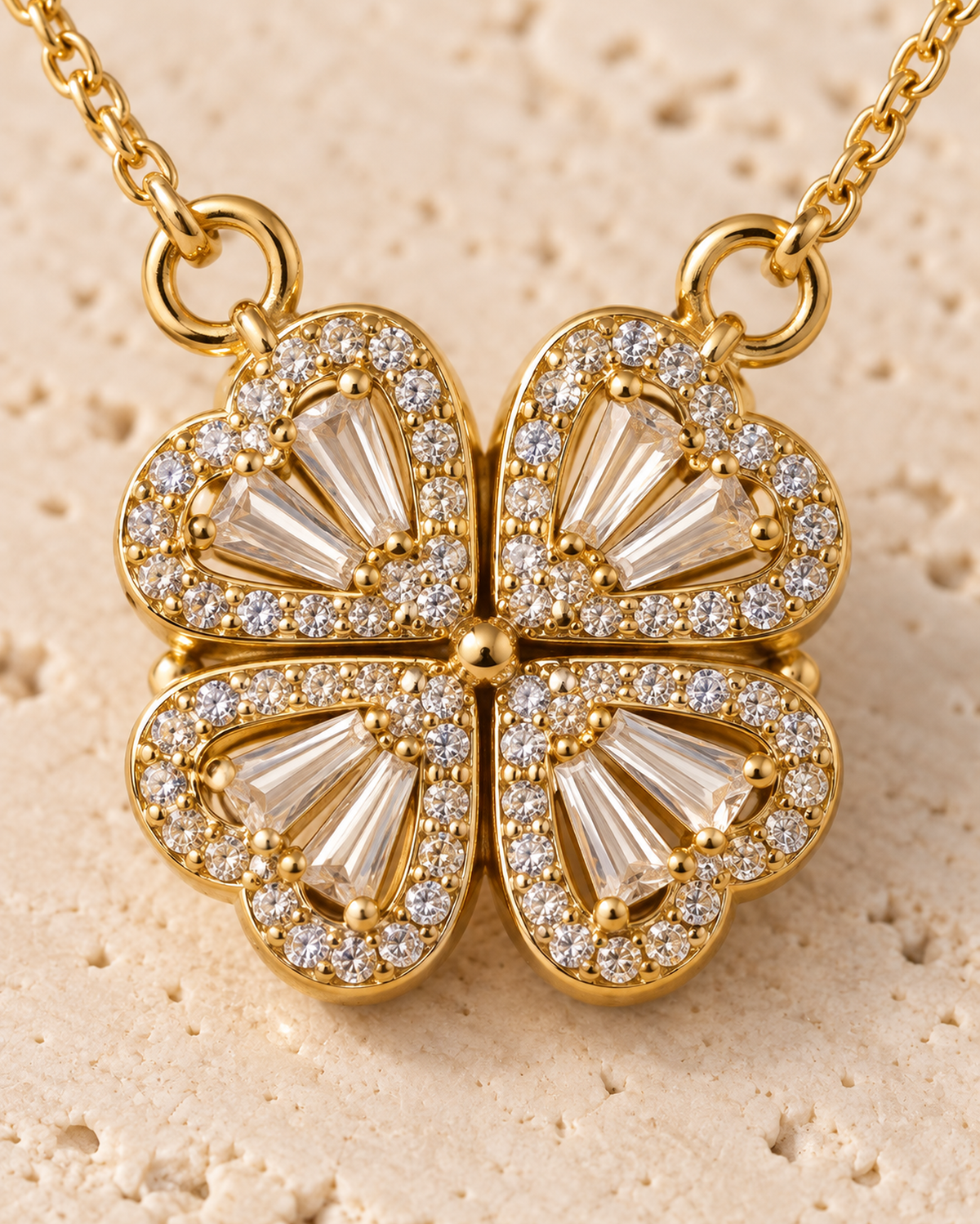 Fortuna Clover Necklace detail in goudkleur
