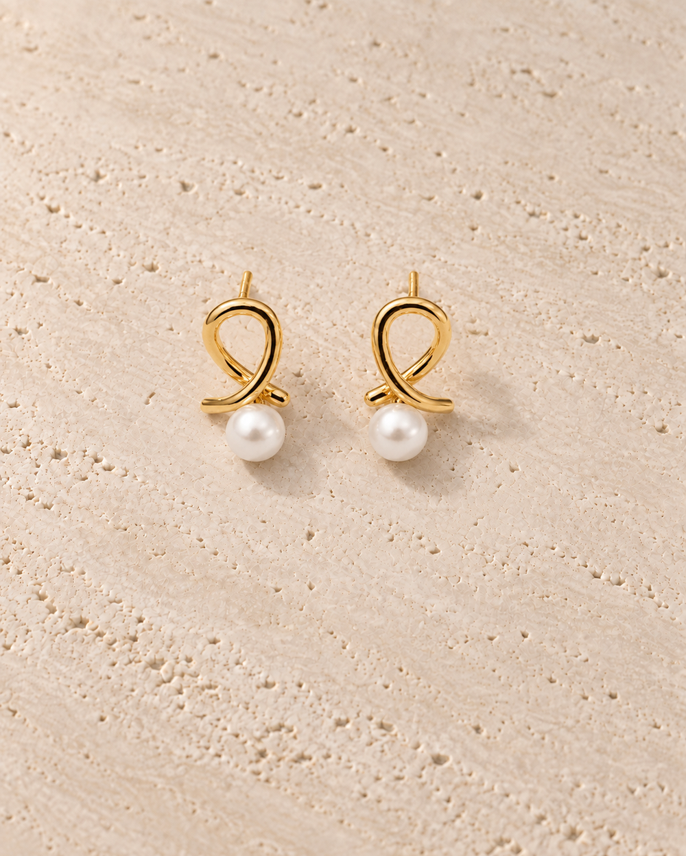 
Nodo Pearl Drop Earrings