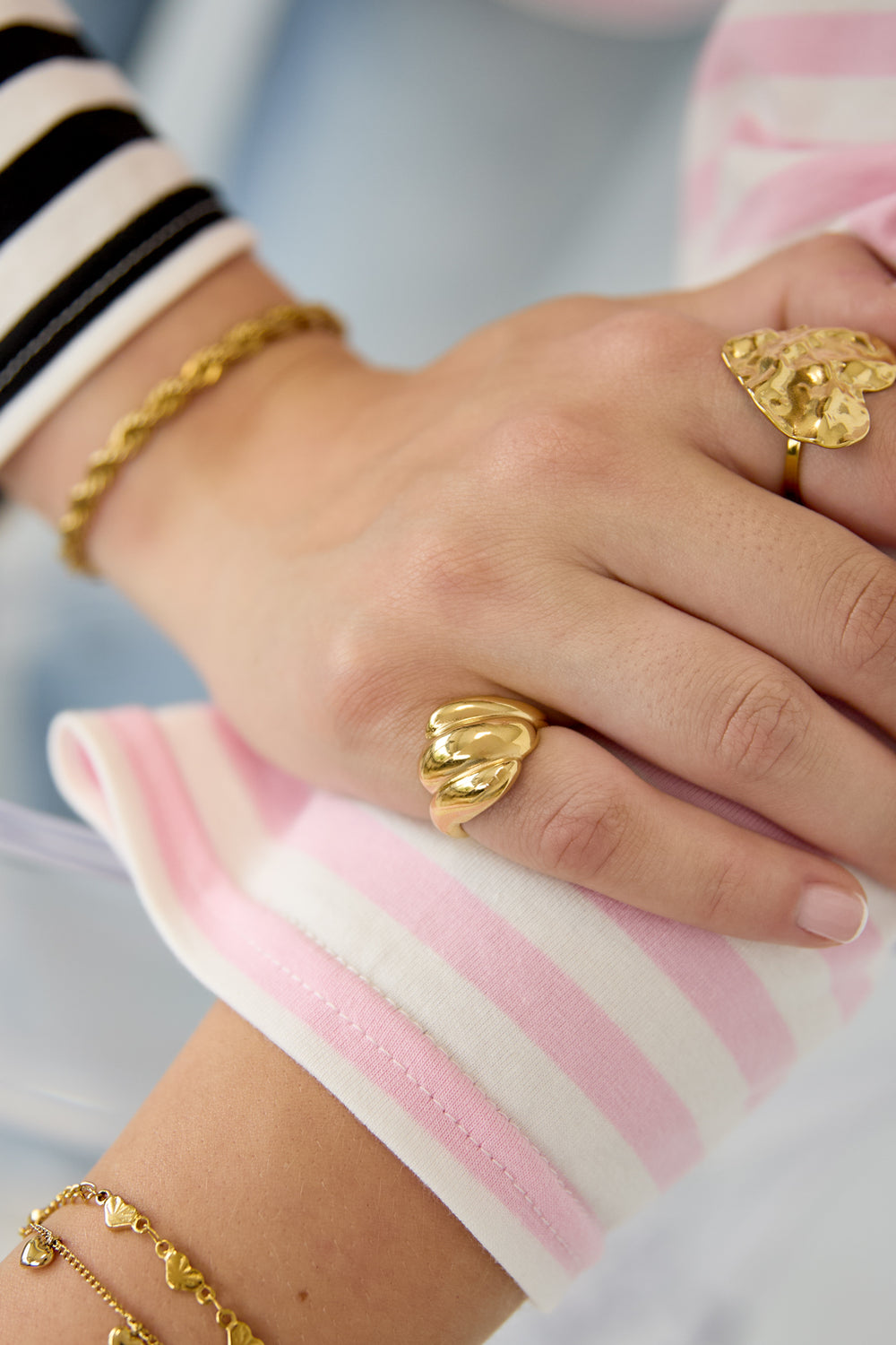 
Sculpted Bubble Ring